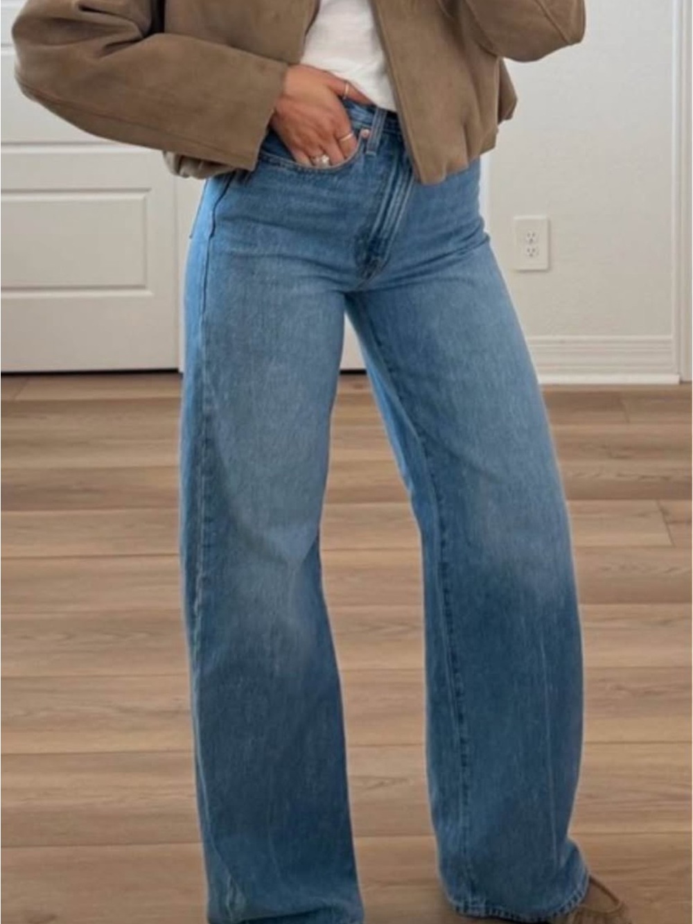 Levi’s ribcage wide leg 26